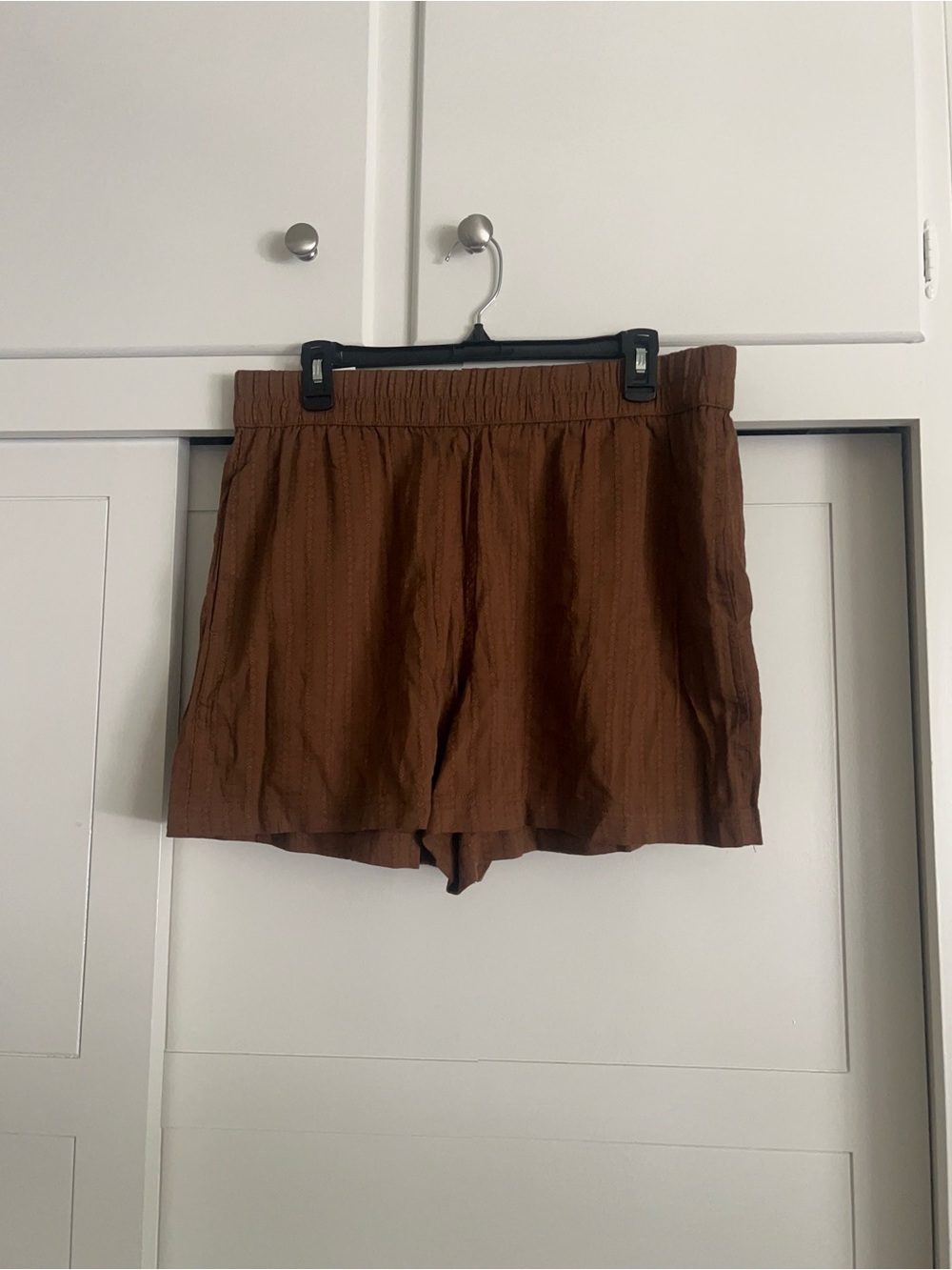 Three Dots Rust-Brown Women’s Elastic Waist Shorts 4” Inseam Size Large NWT